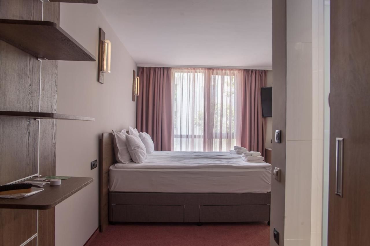 Отель Hugo Hotel Варна-18