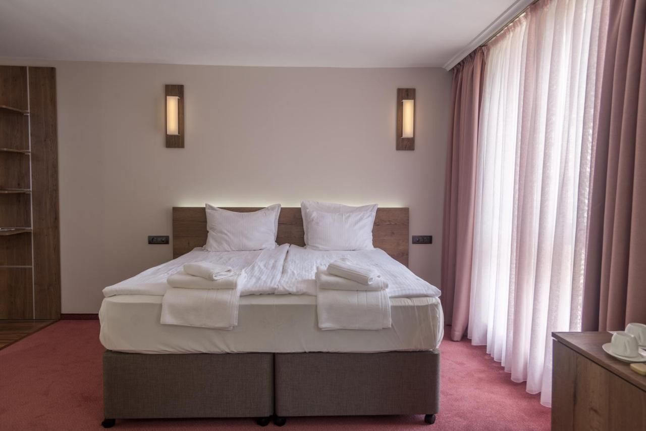 Отель Hugo Hotel Варна-19